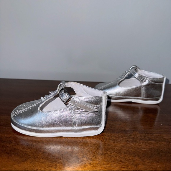 D’vanty Mary James Metallic Silver Leather T-Strap New WO Box Size EU 20 (US 5) - Picture 3 of 7